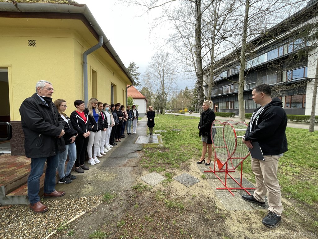 Kupakgyűjtő szívet avattak 02